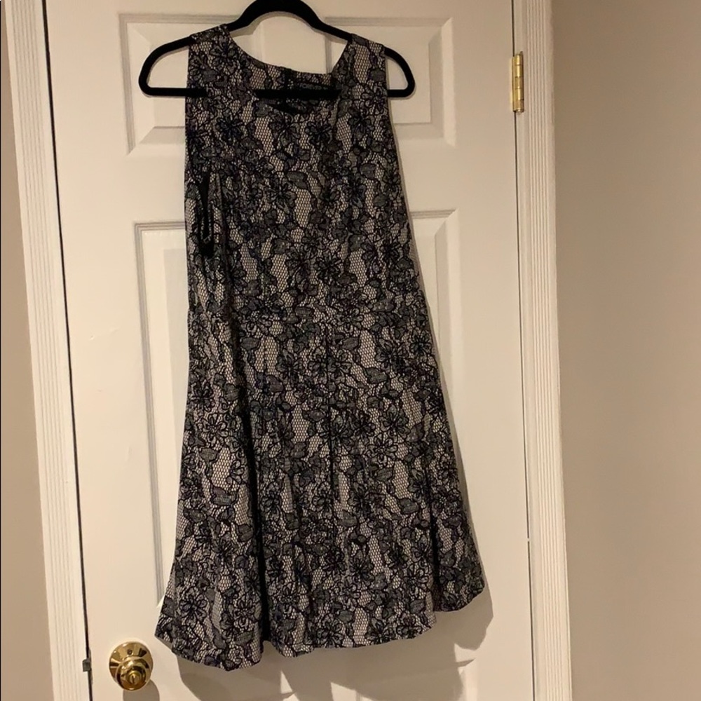 A line faux lace dress w/pleated skirt